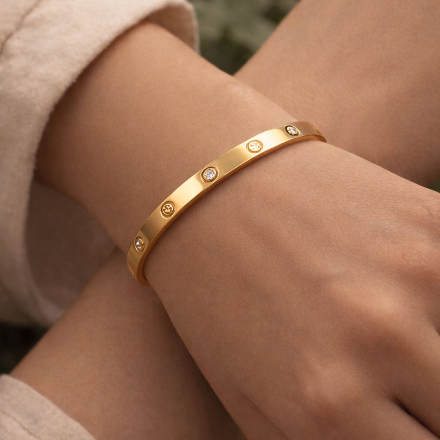 Royal Gold Screw Bracelet